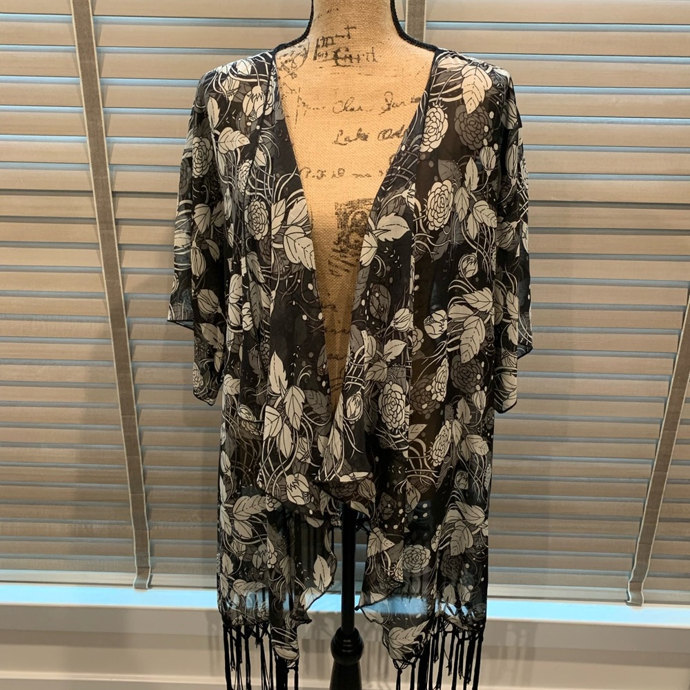 LuLaRoe Kimono